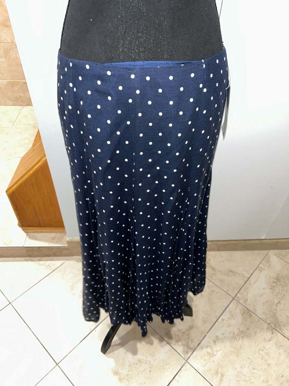 Jones New York Polka Dot Skirt Size 8 Navy Blue Midi